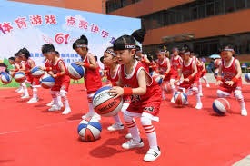 18+10，湖人暴露三大难题！东契奇直言不讳，雷迪克不该弃用一人